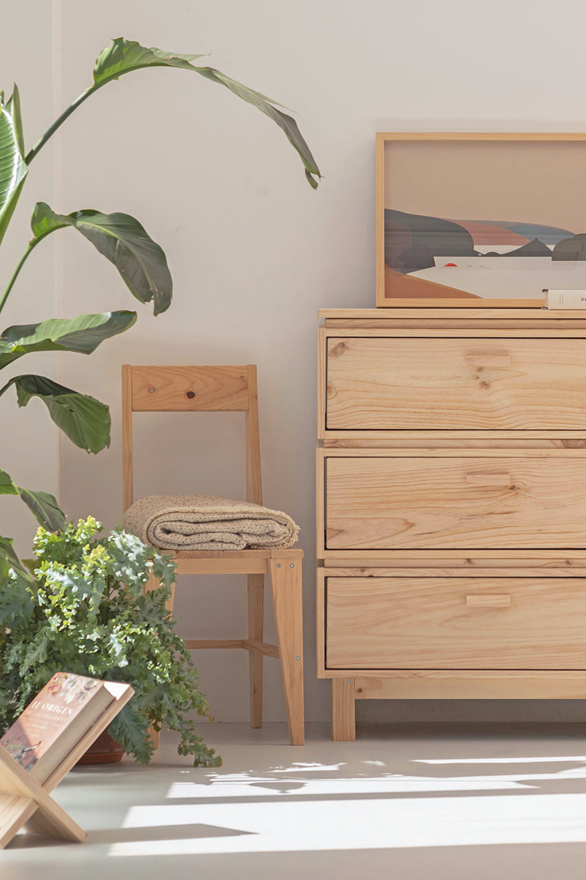 Imagen de ambiente 1 para:Cajonera de madera para dormitorio